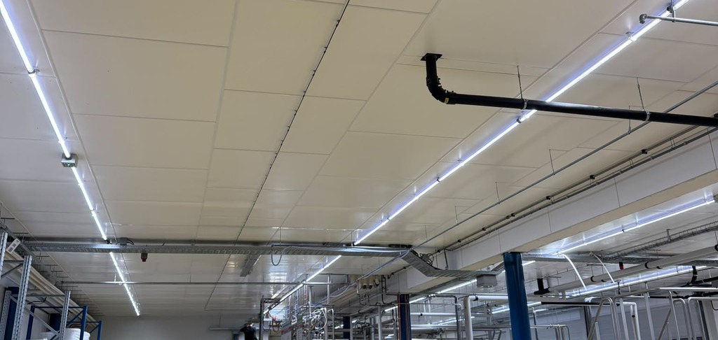 Hygiënische plafonds voor je productiehal kiezen